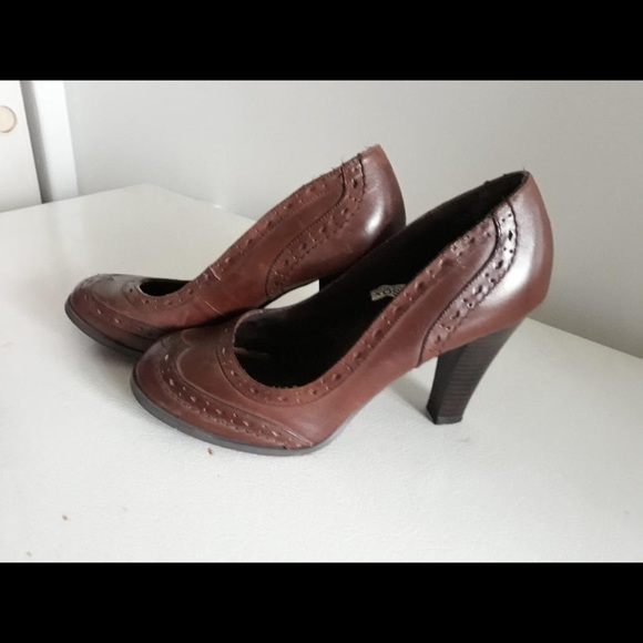 Shoes - Picture 2 of 2